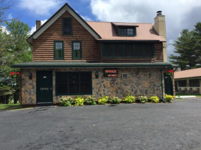 Pine Knoll Hotel Lakeside Lodge & Cabin